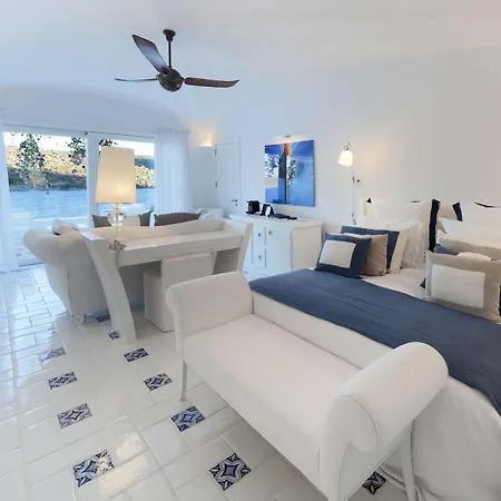 Il Riccio House Hotell 4*