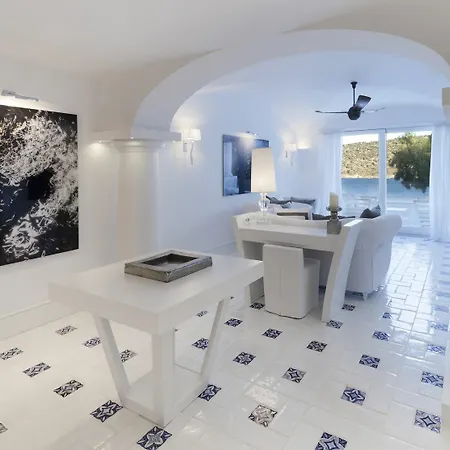 Il Riccio House